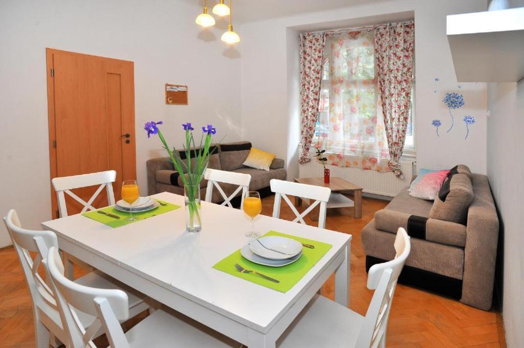 Condo In Vinohrady Prague Exterior photo