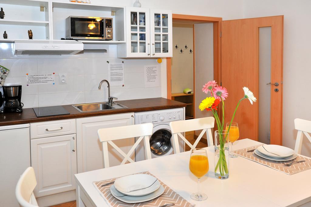 Condo In Vinohrady Prague Exterior photo